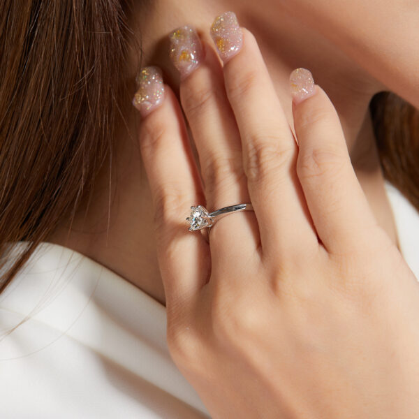 Straight arm classic six claws T home S925 silver plated white gold moissanite female ring 1 carat D grade - Image 2