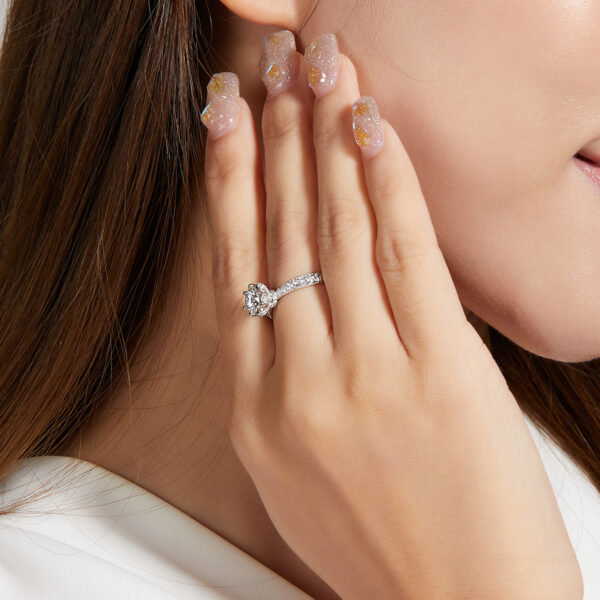 Straight arm inlaid flower god S925 silver plated white gold moissanite diamond female ring 1 carat D grade - Image 2
