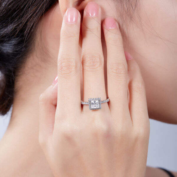 Light luxury square S925 silver plated white gold moissanite female ring 1.0 carat D grade - Image 2