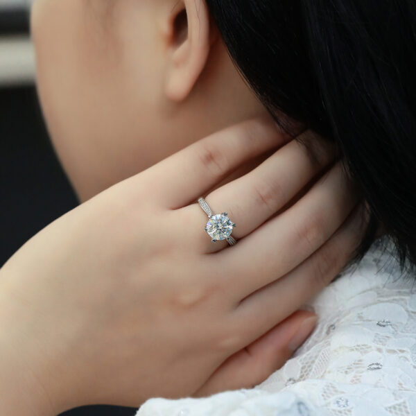 Lucky Turn S925 Silver Plated White Gold Moissanite Women's Ring 3.0 Carat D Grade - Image 2