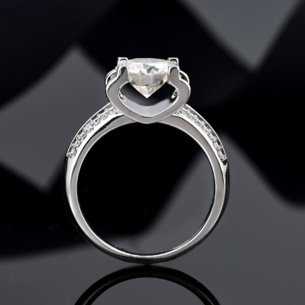 S925 silver moissanite bull head half wall four claws 3ct diamond ring simple couple ring female - Image 3