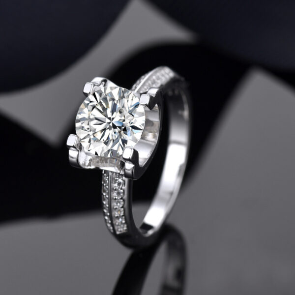 S925 silver moissanite bull head half wall four claws 3ct diamond ring simple couple ring female - Image 4