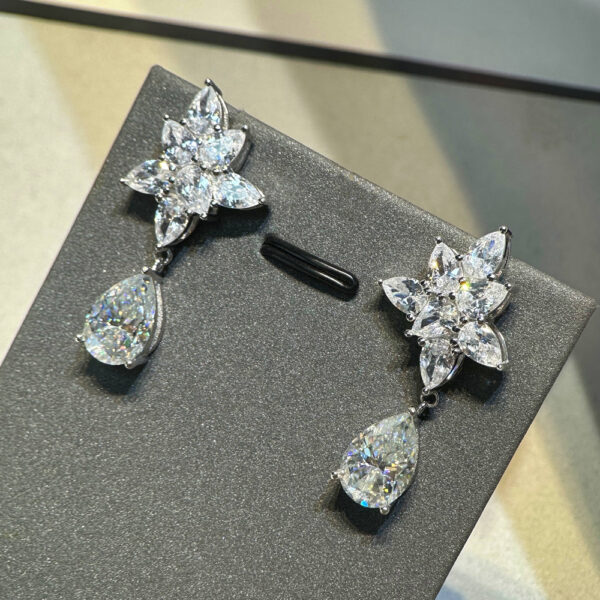 4ct teardrop moissanite earrings for women 925 silver 8*12mm pear-shaped earrings - Image 2