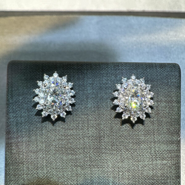 1.5 carat 6*8 oval moissanite earrings for women S925 silver earrings - Image 3
