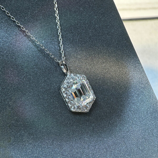 3 carat special shaped moissanite necklace female S925 sterling silver 7*9 rectangular emerald cut diamond pendant - Image 2
