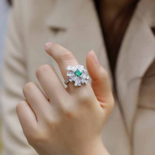Cultivated Emerald Ring S925 Silver Inlaid Finger Ring - Image 2