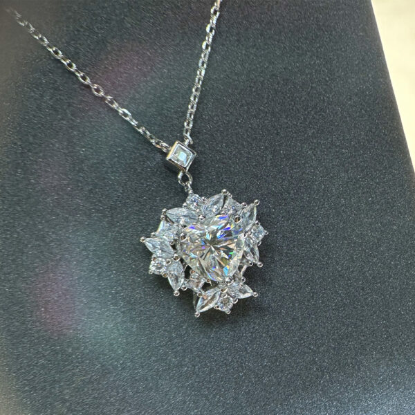2ct heart shaped moissanite necklace female 925 sterling silver 8*8mm love pendant - Image 3