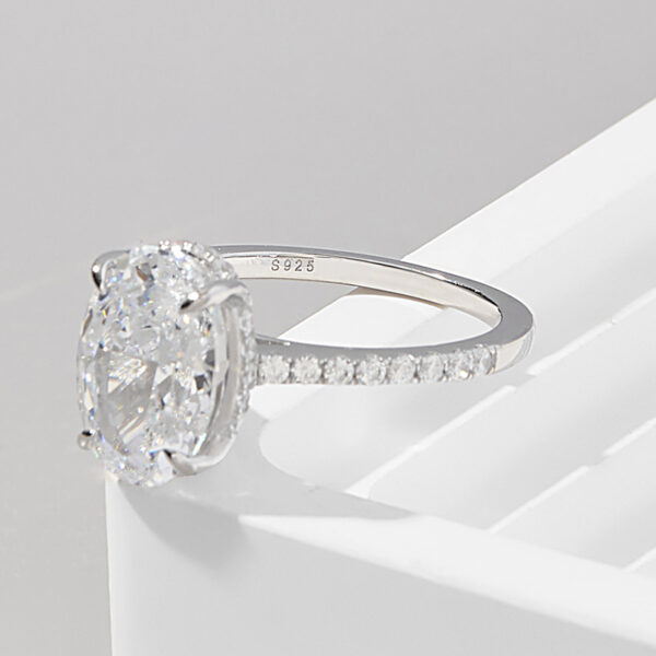 S925 silver plated white gold moissanite ring ice cut white color 8*12mm egg shape - Image 5