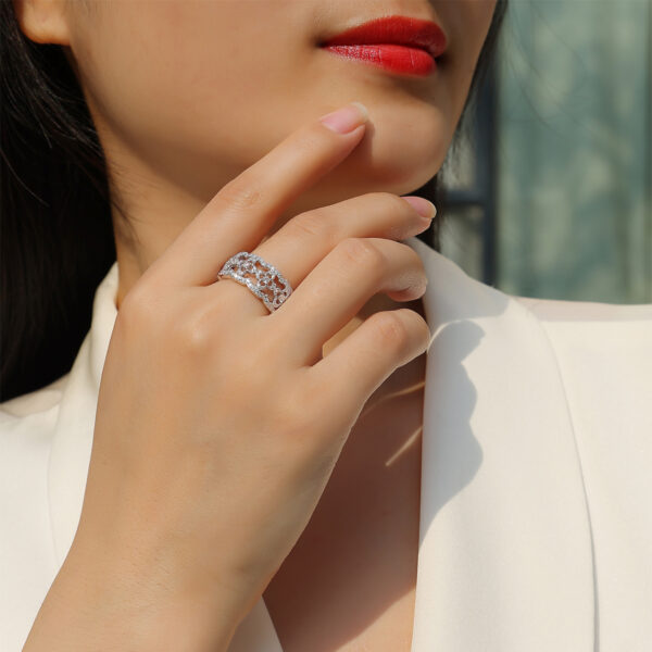 S925 silver plated 18K white gold female ring moissanite 0.702CT - Image 3