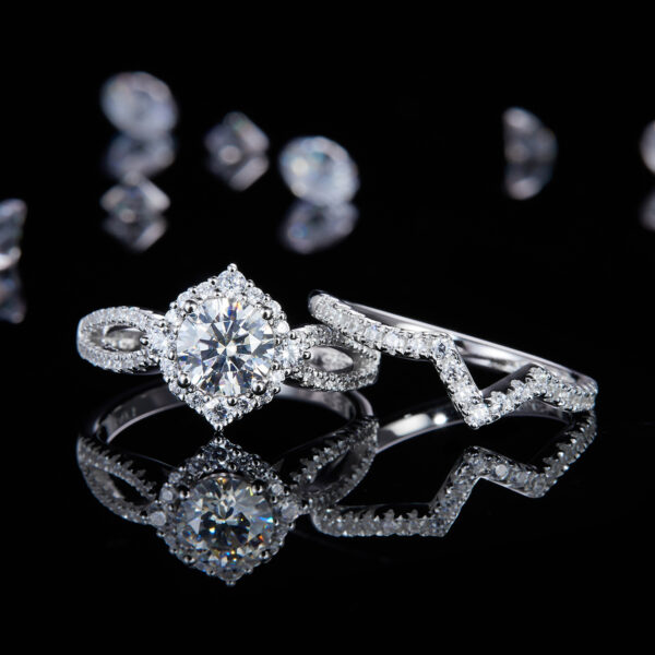 Four-claw round bag female ring S925 silver plated with white gold main and secondary rings stacked female rings customized main stone moissanite 1.0ct/secondary stone high carbon diamond - Image 2