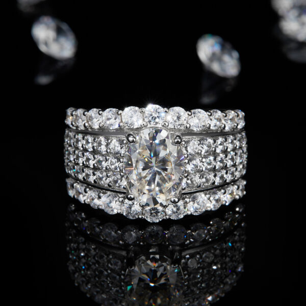 S925 silver plated platinum female ring custom selection main stone moissanite 2.0ct/side stone high carbon diamond - Image 2