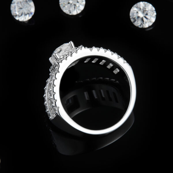 S925 silver plated platinum female ring custom selection main stone moissanite 1.0ct/side stone high carbon diamond - Image 3