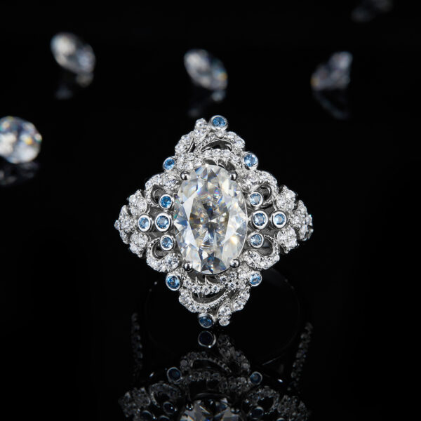 Light luxury full diamond four-leaf clover egg-shaped female ring S925 silver plated with platinum custom selection main stone moissanite 4.5ct/side stone high carbon diamond - Image 2