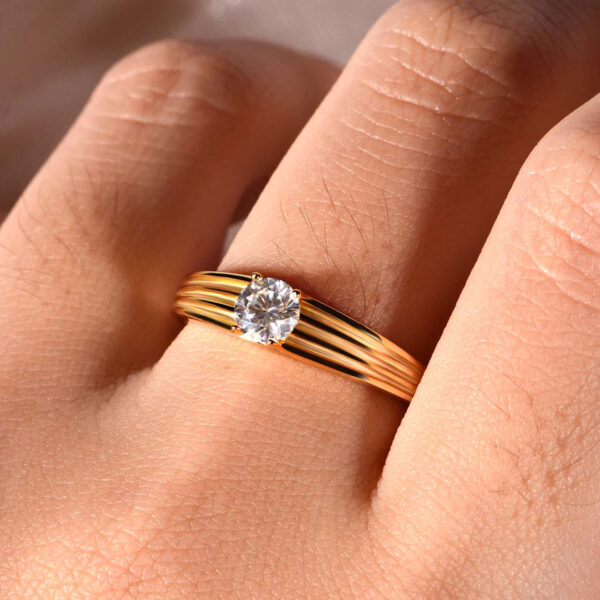 S925 silver plated with 18K gold round moissanite female ring 50 pieces - Image 2