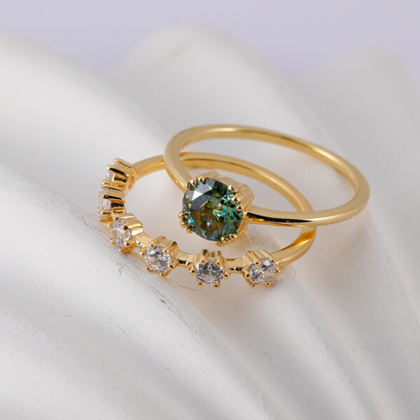 S925 silver plated 18K gold green round moissanite female ring 1.0CT - Image 3