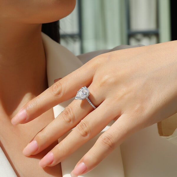 S925 silver plated 18K white gold female ring pear-shaped moissanite 5.0CT - Image 2