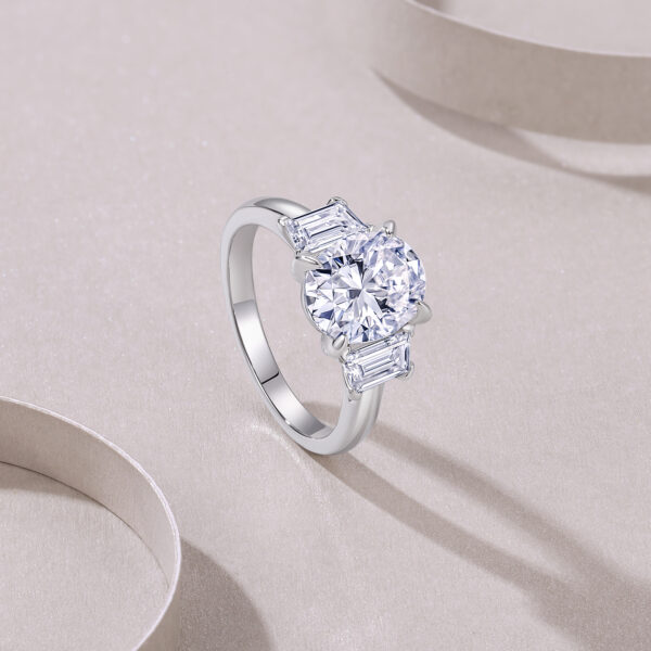 S925 silver plated 18K white gold three-stone female ring main stone egg-shaped moissanite 3.0CT - Image 5