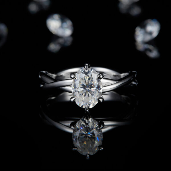 Simple egg-shaped female ring S925 silver plated with white gold custom selection main stone moissanite 1.5ct - Image 2