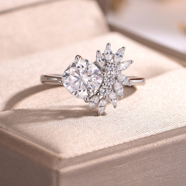 S925 silver plated 18K white gold cushion-shaped moissanite female ring main stone 7*7mm/2.0CT - Image 3