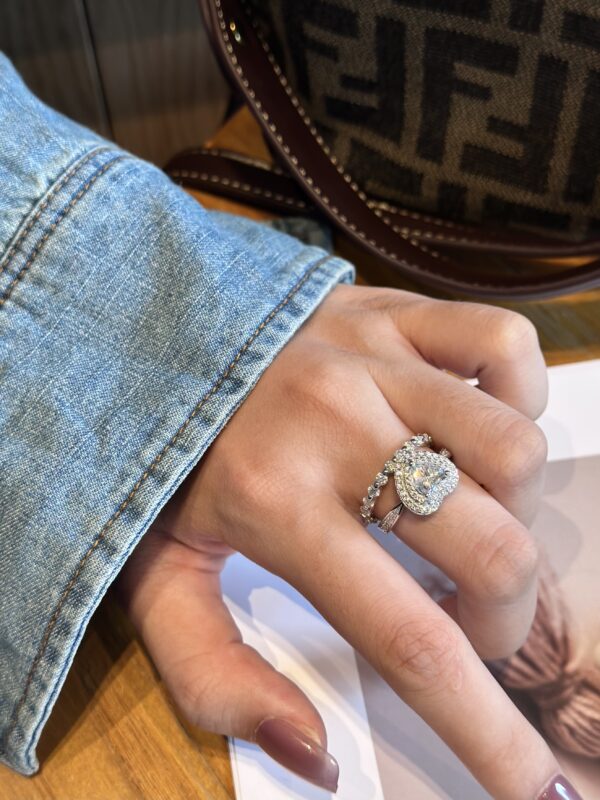 Luxury Heart Shape S925 Silver Plated White Gold Moissanite Women's Ring 1.0 Carat D Grade - Image 7