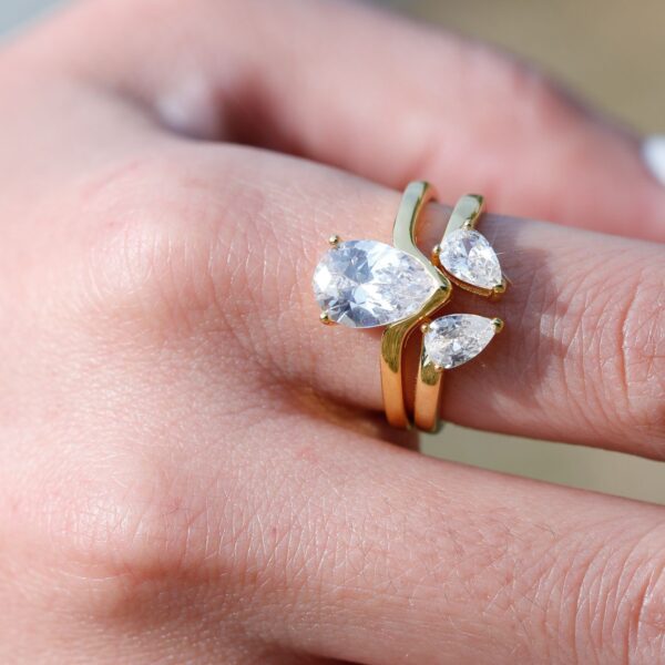 S925 silver teardrop-shaped moissanite main and secondary ring set - Image 2